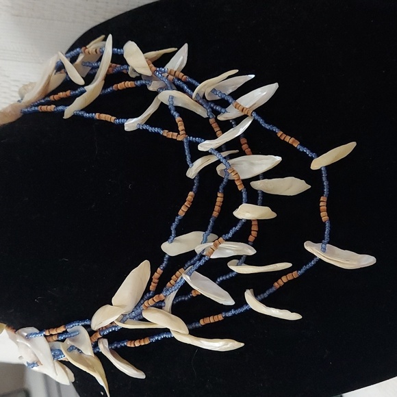 Handcrafted 5 Multi Strand sea shelk Beaded necklace - Picture 1 of 11